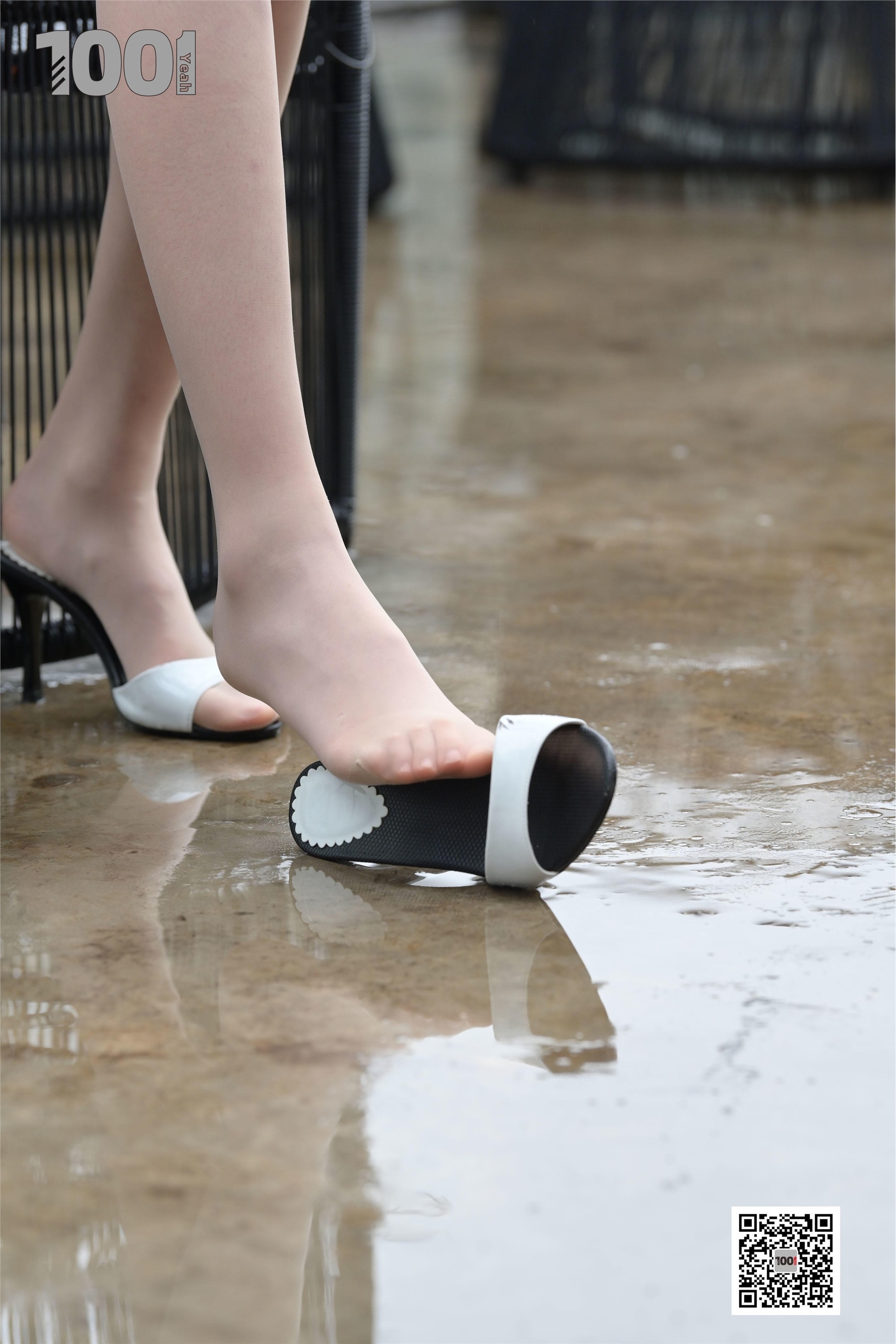 IESS异思趣向  一千零一夜《雨中漫步2》